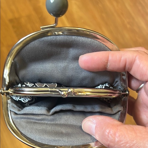 Thirty-One Black and White coin purse - Picture 4 of 5